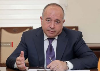 Արշակ Կարապետյանին Մոսկվայում բերման են ենթարկել, այնուհետ կիրառել բացակայելու արգելքը
