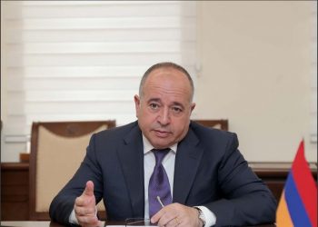 Արշակ Կարապետյանին Մոսկվայում բերման են ենթարկել, այնուհետ կիրառել բացակայելու արգելքը
