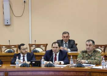 ՊՆ-ում քննարկել են հայրենական ռազմարդյունաբերության զարգացման հարցը