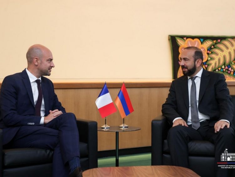ՀՀ ՊՆ և ԱԳՆ ղեկավարները ֆրանսիացի գործընկերներին շնորհավորել են պաշտոններում վերանշանակվելու կապակցությամբ