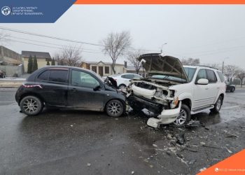 Երևանում Nissan և Toyota մակնիշների ավտոմեքենաների բախման հետևանքով կա տուժած