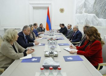 Փաշինյանը ԵՄ հատուկ ներկայացուցչի հետ քննարկել է Հայաստանի ու Ադրբեջանի հարաբերությունների կարգավորման գործընթացը
