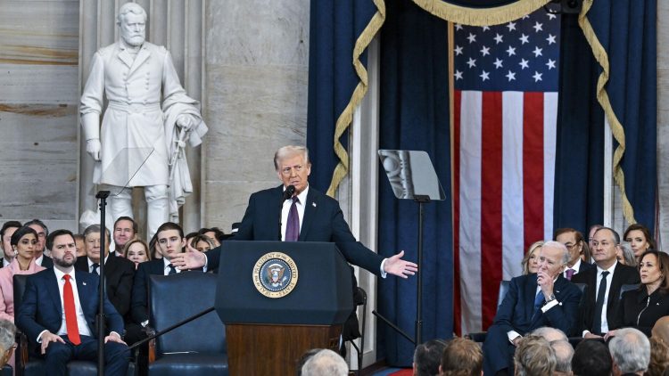 Трамп вступил в должность президента США и рассказал о приоритетах   