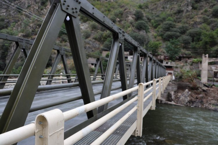 Քարկոփում Հունաստանի կողմից տեղադրվել է տրանսպորտային միջոցների համար նախատեսված կամուրջ