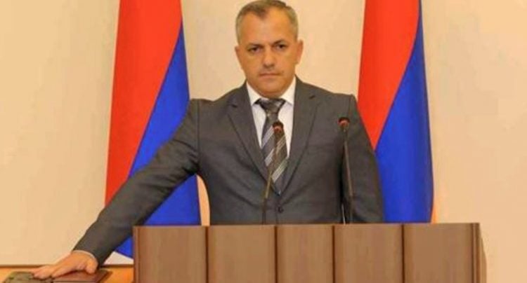 Президент Арцаха раскритиковал слова Симоняна о арцахцах и потребовал от него извинений