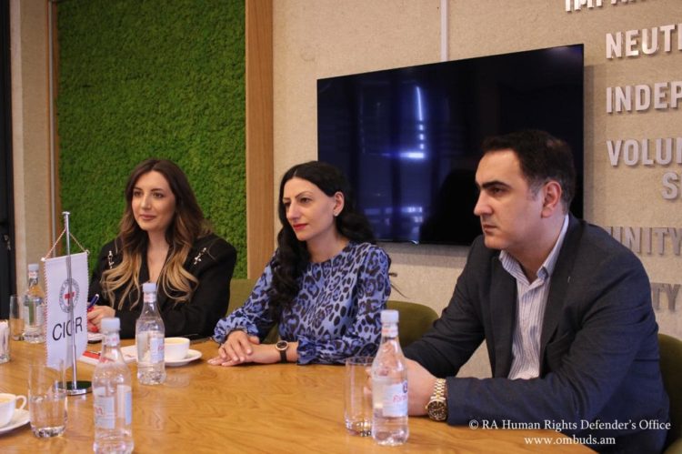 ՀՀ ՄԻՊ-ը ԿԽՄԿ-ի պատվիրակության ղեկավարի հետ քննարկել է գերիների հետ կապված հարցը