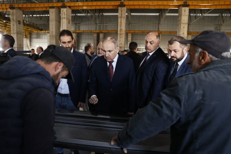Завод перенесенный из Ерасха из-за обстрелов со стороны Азербайджана открыли в Арарате