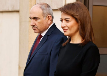 Ոստիկանությունից պահանջում են Աննա Հակոբյանին ընդունել վարչապետական այցի արարողակարգով․ ԶԼՄ