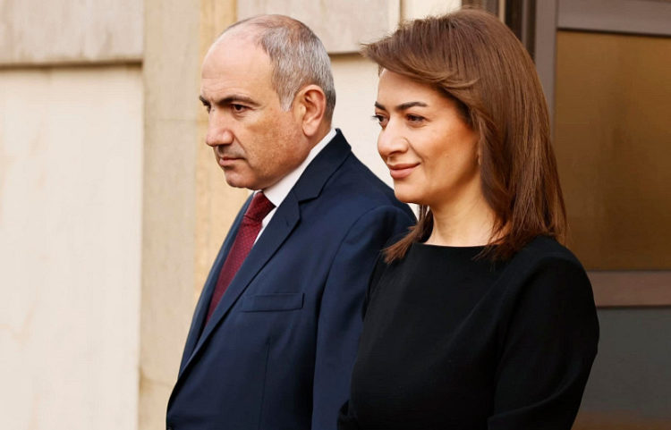 Ոստիկանությունից պահանջում են Աննա Հակոբյանին ընդունել վարչապետական այցի արարողակարգով․ ԶԼՄ