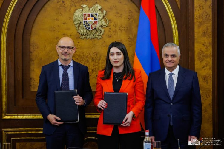 Ստորագրվել է կենսաչափական անձնագրերի համակարգի ներդրման ՊՄԳ պայմանագիրը