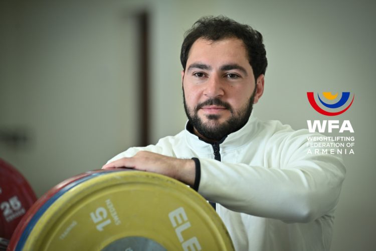 Армянский тяжелоатлет завоевал бронзовую медаль на чемпионате Европы в Молдове