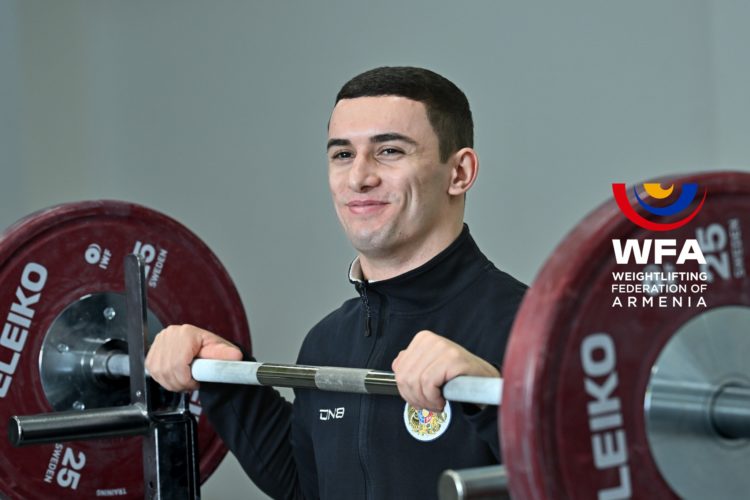 Гор Саакян завоевал серебряную медаль на чемпионате Европы по тяжелой атлетике
