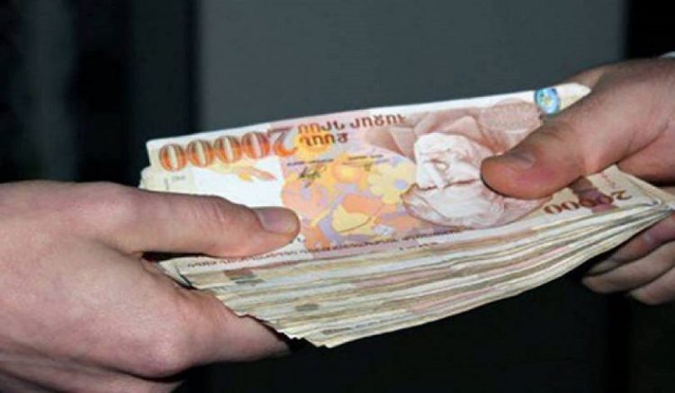 Քաղաքացին զորակոչիկներին ծառայությունից ազատելու նպատակով կաշառք տալու միջնորդության պատրվակով գումար է ստացել. ՔԿ