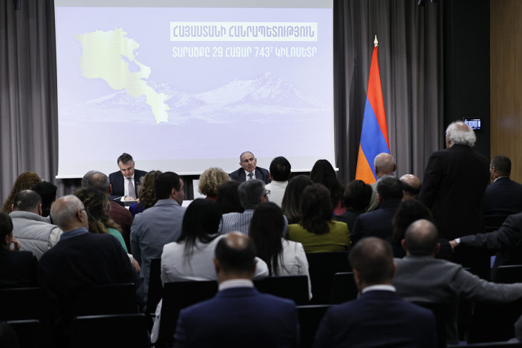 Փաշինյանը հանդիպել է Էստոնիայի հայկական համայնքի ներկայացուցիչներին