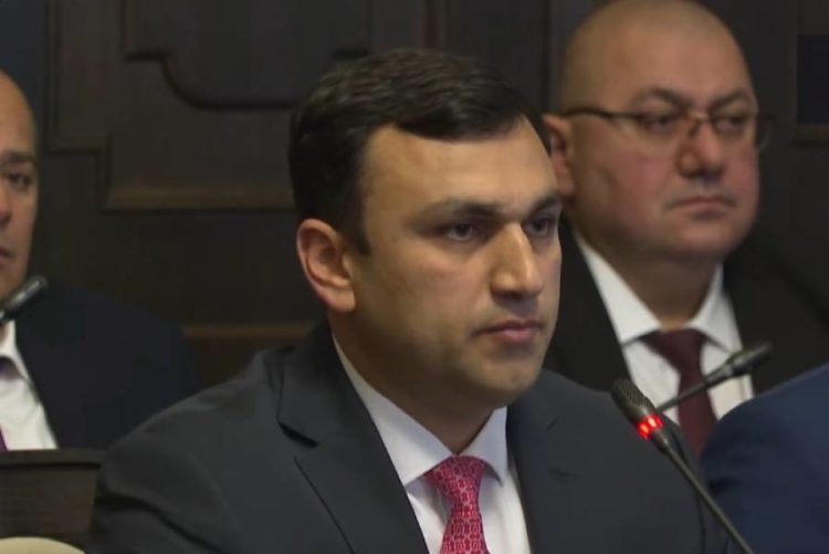Իշխանությունները կրկին կխոշորացնեն Վաղարշապատի համայնքն ու մարզպետին կնշանակեն քաղաքապետ․ ԶԼՄ