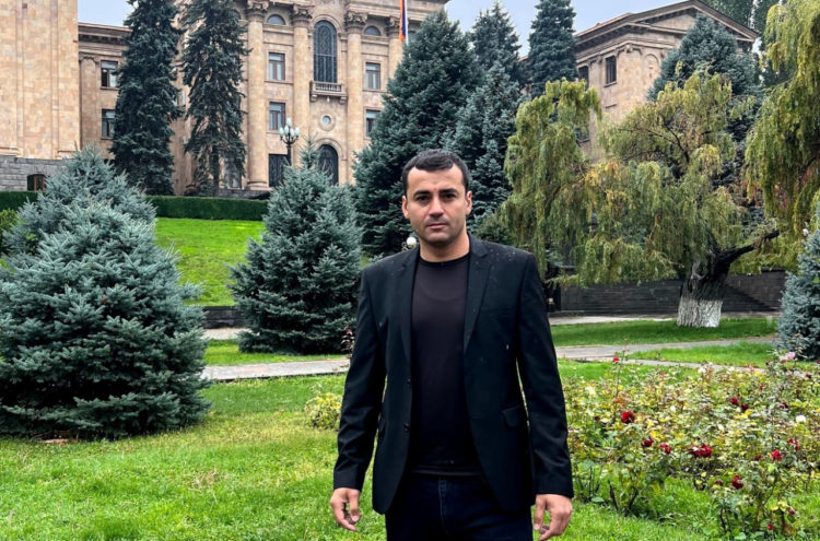 Активиста Артура Чахояна обвинили в хулиганстве после конфликта с главой района Нор Норк