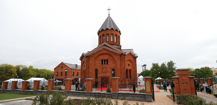 Первую в Беларуси армянскую церковь освятили в Минске