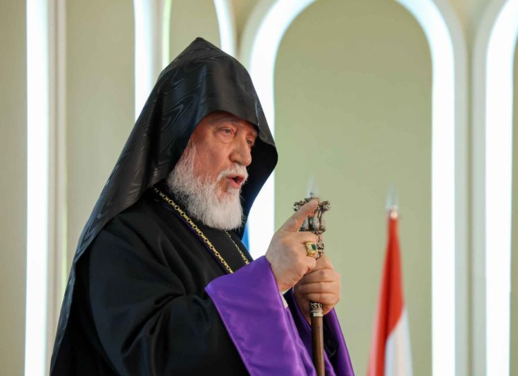 Католикос Великого Дома Киликийского Арам I назвал попытки силовиков ворваться в Святой Эчмиадзин «недопустимыми»