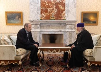 Տեր-Պետրոսյանը դատապարտել է եկեղեցու նկատմամբ ՀՀ իշխանությունների ոտնձգությունը