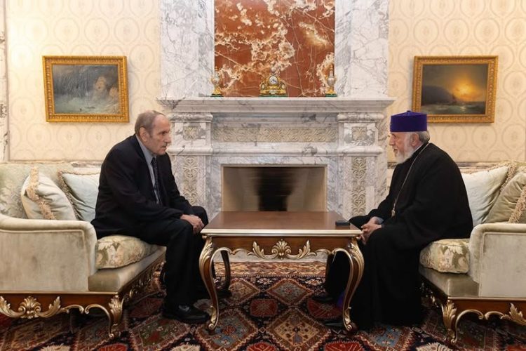 Տեր-Պետրոսյանը դատապարտել է եկեղեցու նկատմամբ ՀՀ իշխանությունների ոտնձգությունը