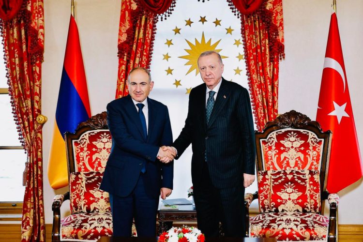 Մեկնարկել է Փաշինյան-Էրդողան հանդիպումը