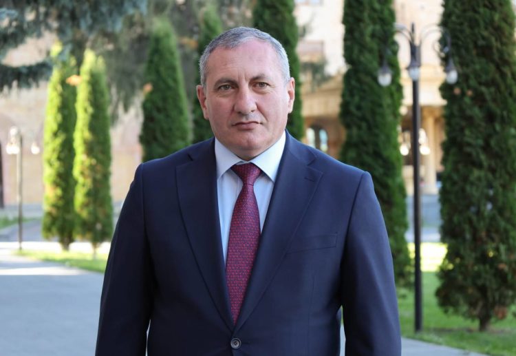 Լոռու մարզպետը հրաժարական է տվել և դադարեցրել կուսակցական գործունեությունը