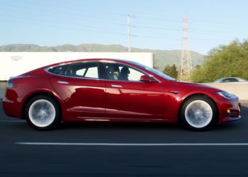 Թրամփը Մասկից գնած կարմիր Tesla Model S-ը հանել է վաճառքի․ ԶԼՄ