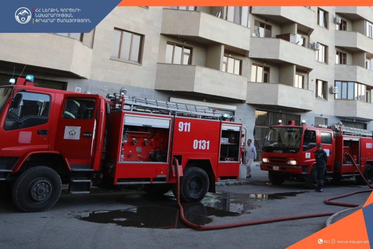 Հրդեհ՝ Երևանի Ծարավ Աղբյուրի շենքերից մեկի ավտոկայանատեղիում. բնակիչները տարհանվել են