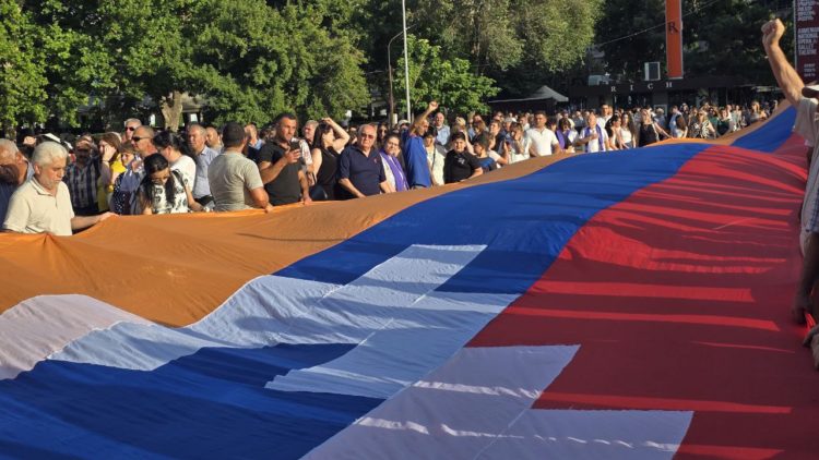 Полиция запретила арцахцам установку палатки на Площади Свободы и проведение шествия