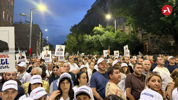 «Борьба по-нашему»: в Ереване прошло шествие в поддержку Самвела Карапетяна