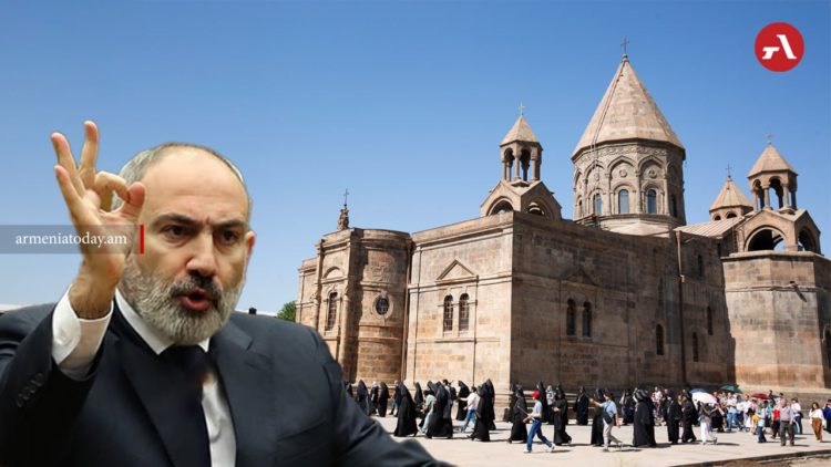 Փաշինյանը Հայ Առաքելական եկեղեցու ղեկավարությանն անվանել է «ապապետական խումբ» և հայտնել, որ անձամբ կառաջնորդի Էջմիածնի «ազատագրումը»