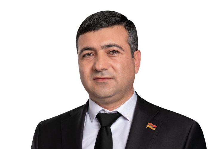 СМИ: власти планируют назначить экс-кандидата в мэры Гюмри на пост министра и сменить посла в США