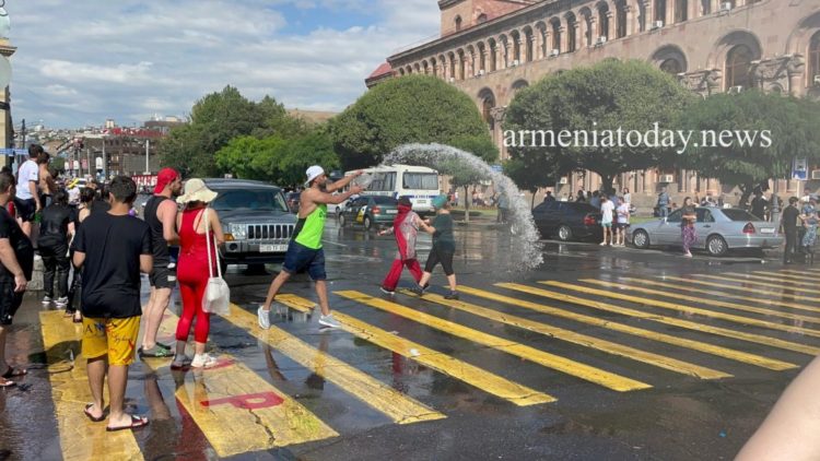 «Վարդավառ». ծագումնաբանություն, արարողակարգ, տոնակատարություն