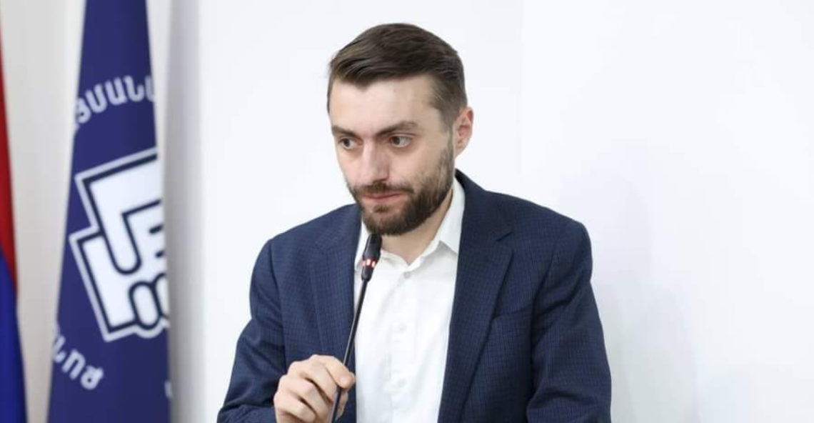 Փաշինյանն «ստիպված է» Արեն Մկրտչյանին նշանակել Լոռու մարզպետ․ ԶԼՄ