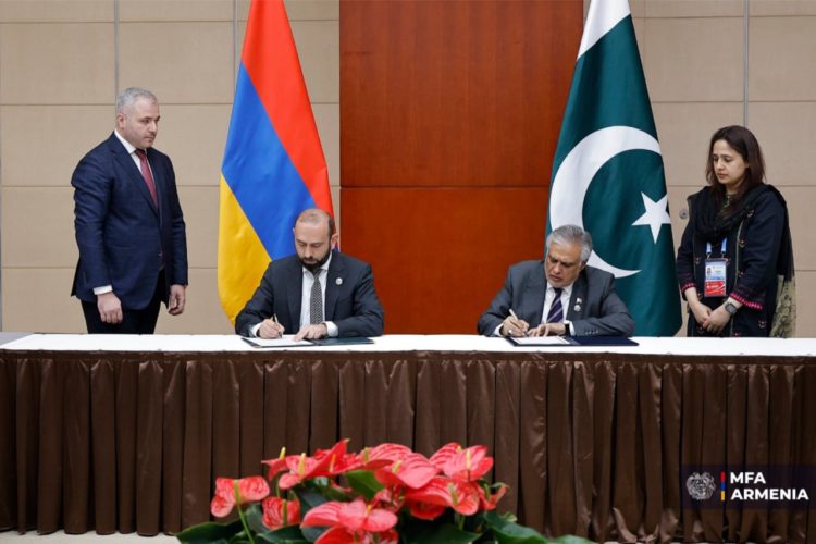 ՀՀ-ն և Պակիստանը դիվանագիտական հարաբերությունների կոմյունիկե են ստորագրել