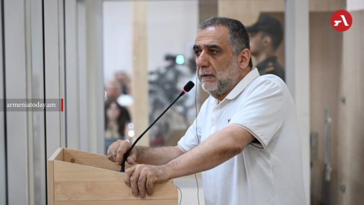 Ջենիֆեր Լոպեսը Երևանից ընտանեկան կուժ է տարել իր հետ