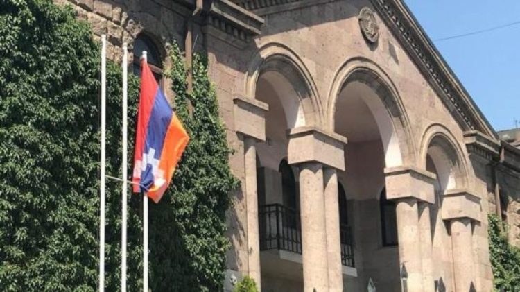 СМИ сообщили об иске с требованием передать властям Арцаха в дар здание его представительства в Армении