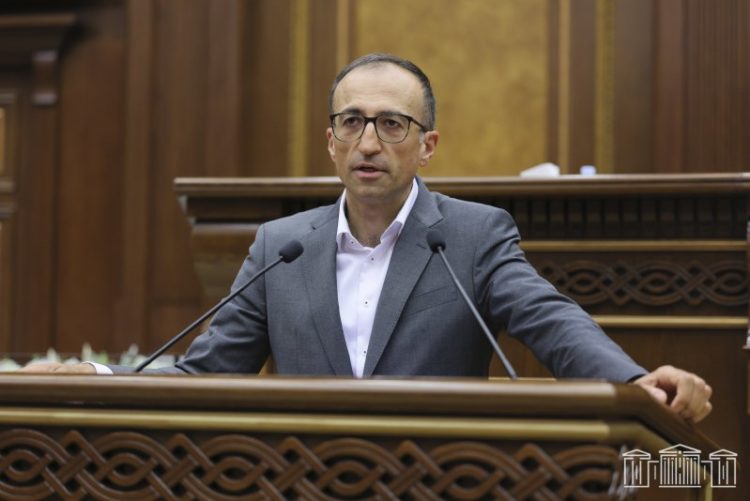 Արսեն Թորոսյանը նշանակվել է Աշխատանքի և սոցիալական հարցերի նախարար