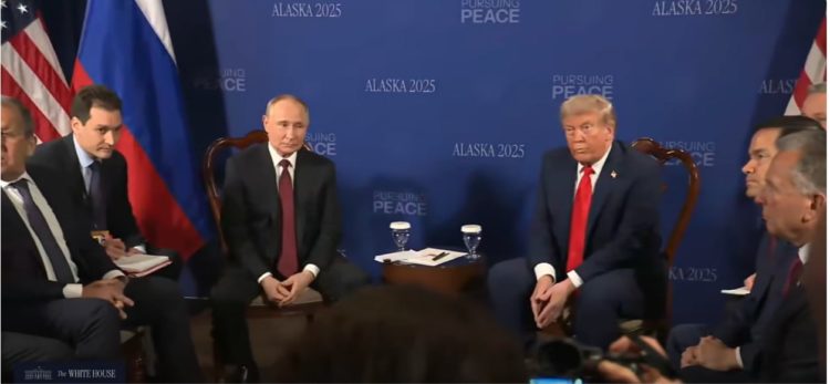 Трамп и Путин начали в Анкоридже переговоры по Украине
