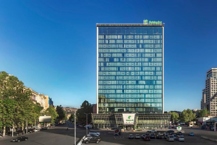 Վրաստանի Holiday Inn հյուրանոցում կրակոց է հնչել, քաղաքացին սպառնացել է աշխատակիցներին