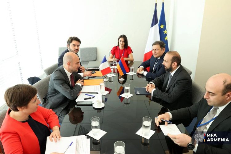 Միրզոյանը Ֆրանսիայի ԱԳ նախարարի հետ քննարկել է հարաբերությունների խորացմանն ուղղված նախաձեռնությունները
