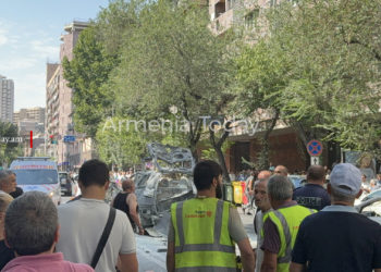 Երևանի Ամիրյան փողոցում՝ չհասած Մաշտոցի պողոտայի խաչմերուկ, մեքենա է պայթել