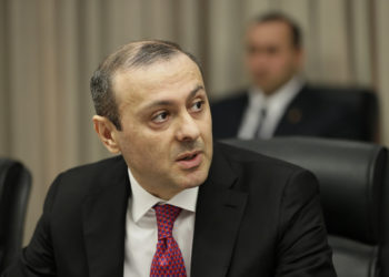 Անհրաժեշտության դեպքում ԱԱԾ-ն կխոսի. ԱԽ քարտուղարը չի մեկնաբանել ՀՀ ԱԱԾ տնօրենի այցը Բաքու