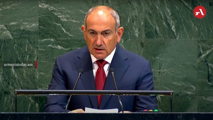 Пашинян заявил о мире между Ереваном и Баку и призвал Алиева разъяснить слова о «Зангезурском коридоре»