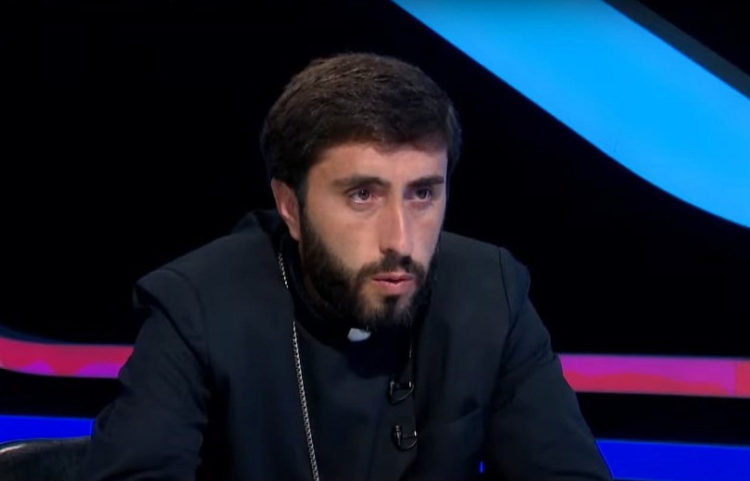 Փաշինյանը Տեր Արամ քահանա Ասատրյանին ամեն կերպ կփորձի դարձնել կաթողիկոս․ ԶԼՄ