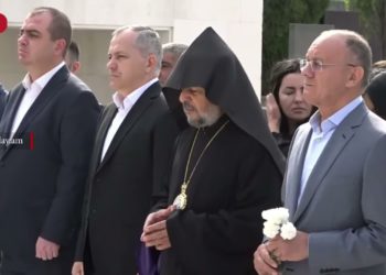Արցախի և Հայաստանի պետական գործիչները Եռաբլուրում են