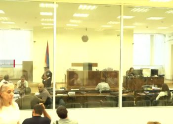 Բագրատ Գալստանյանի դատական նիստի ժամանակ դահլիճը հոսանքազրկվել է