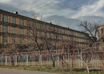 Աշակերտները փորձել են դպրոցից հեռանալ պատուհանով, նրանցից մեկը տուժել է. ՆԳՆ-ն ուսումնասիրում է ահազանգը