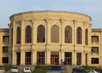 ԱԱԾ-ն Գյումրիի քաղաքապետարան է մտել