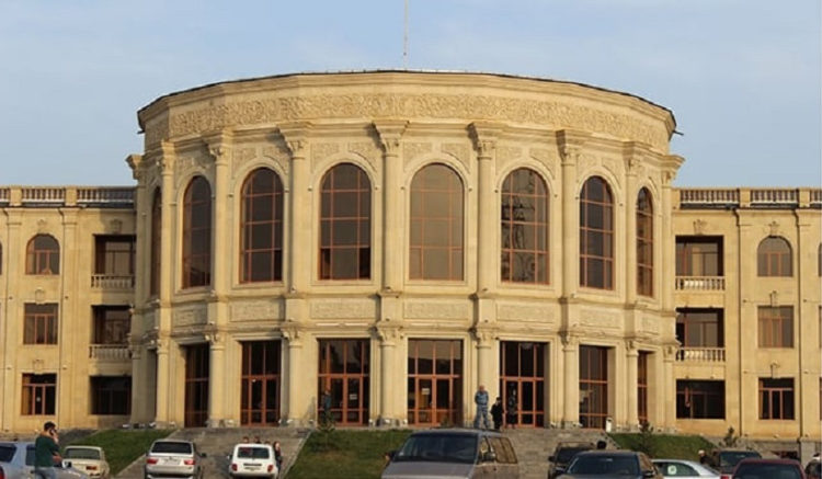 ԱԱԾ-ն Գյումրիի քաղաքապետարան է մտել
